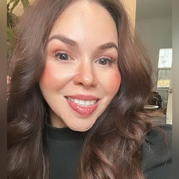 Meet your Posher. - Picture 5 of 5